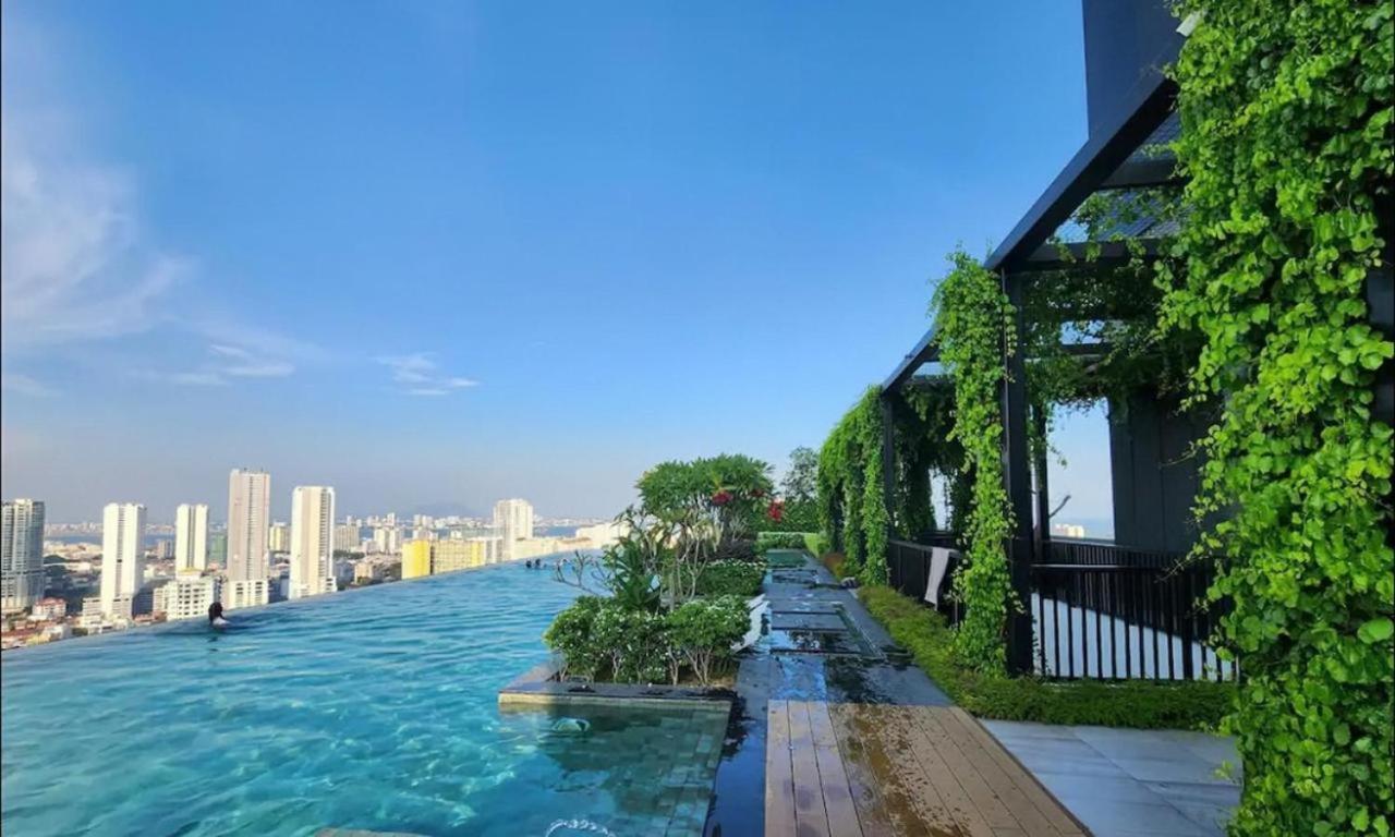 Beacon Executive Premium Suite George Town Exterior foto