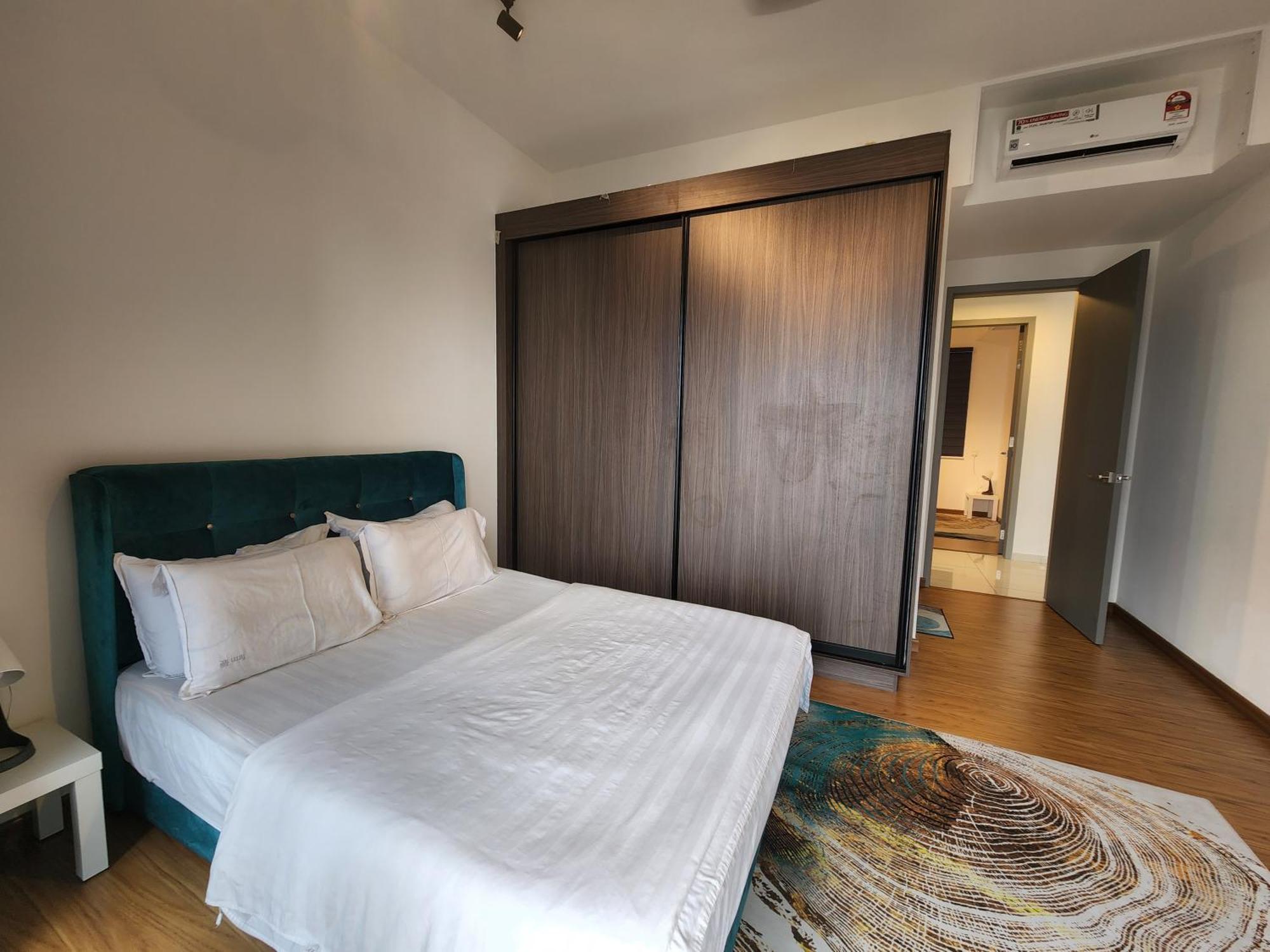 Beacon Executive Premium Suite George Town Exterior foto